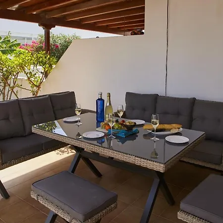 225 - Doyle By Villas Now Ltd Playa Blanca (Lanzarote)